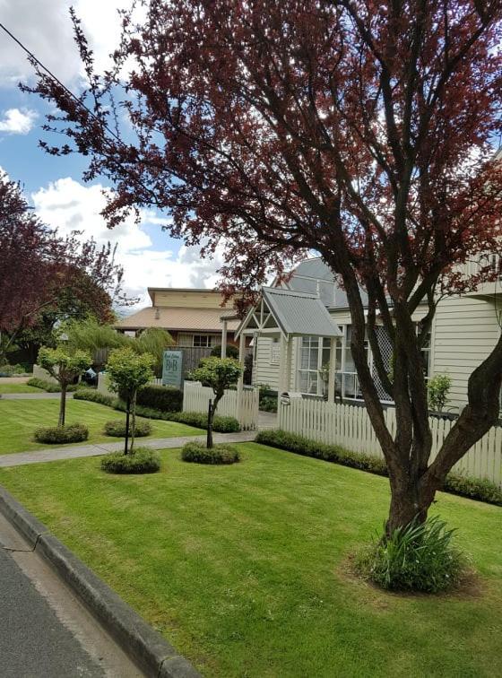 Creek Cottage Bed And Breakfast Traralgon Eksteriør billede
