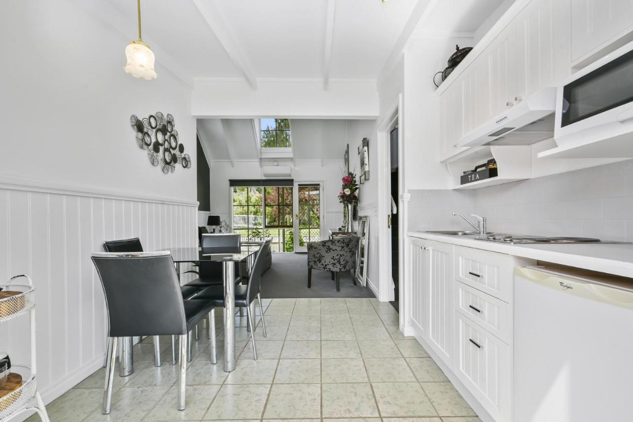 Creek Cottage Bed And Breakfast Traralgon Eksteriør billede